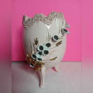 Vintage Napco Ware ceramic three footed egg vase, pink with gold trim